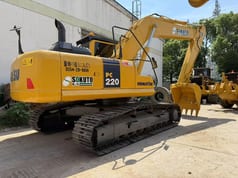 2020 Komatsu PC220-8 Crawler Excavator