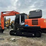 Гусеничный экскаватор Hitachi ZX200, 2023 года