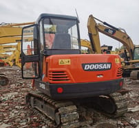 Excavadora de Orugas Doosan DH55