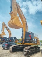 Pelle sur chenilles Caterpillar 349 de 2024