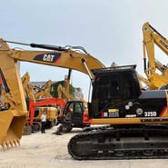 Escavatore cingolato Caterpillar 320D2 del 2016