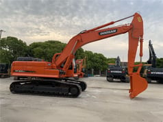 Escavadora de Rastos Doosan DX300 2023