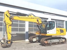 2017 Liebherr R922 SLC Crawler Excavator