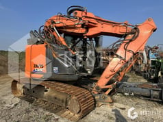 2018 Hitachi ZX135 Гусеничный экскаватор