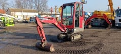 2017 Volvo EC15D Міні-екскаватор