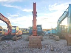 Hitachi ZX210 Гусеничный экскаватор