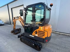 Escavatore su ruote CASE CX19C del 2022