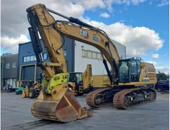 2021 Caterpillar 352 Crawler Excavator