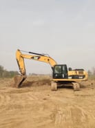 Escavatore cingolato Caterpillar 324D del 2022