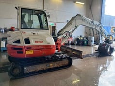 2016 Takeuchi TB260 Mini Excavator
