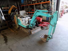 IHI Minigraver 2 Cilindri Motor Diesel.