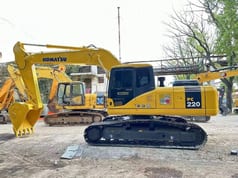 2022 Komatsu PC220-7 Crawler Excavator