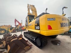 2020 Komatsu PC300-8 Crawler Excavator