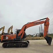 Гусеничный экскаватор Hitachi ZX200, 2022 г.