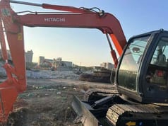 Mini-pelle Hitachi ZX70 de 2022