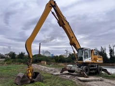 2003 Liebherr 934 Material Handler