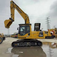 2020 Komatsu PC210-8 Crawler Excavator