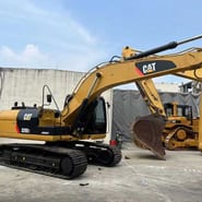 2016 Caterpillar 320D2 Crawler Excavator
