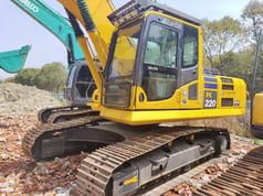 2018 Komatsu PC220-8 Crawler Excavator