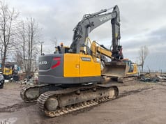 Escavatore cingolato Volvo ECR235 del 2013