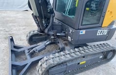 Miniescavatore Volvo EC27D del 2020