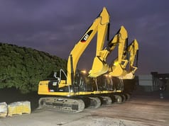 Escavatore cingolato Caterpillar 320D2 del 2022
