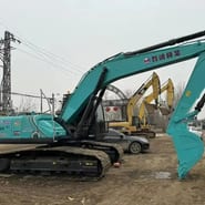 Excavator de mari dimensiuni Second-Hand Excavators Kobelco SK200 SK210 20TON Cu EPA Și CE În Japonia (2016)