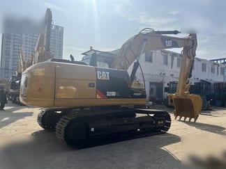 2016 Caterpillar 320D2 Crawler Excavator