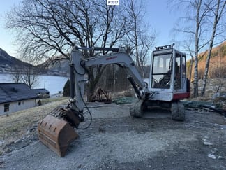 Excavator 1997 Takeuchi 5-TON Excavator With Digging Bucket And Grading Bucket
