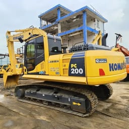 2022 Komatsu PC200 Crawler Excavator