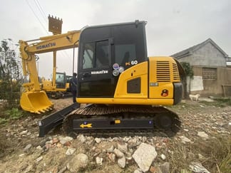 Miniexcavadora Komatsu PC60-8 de 2022