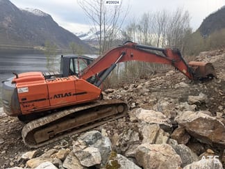 2011 Atlas 260LC Crawler Excavator