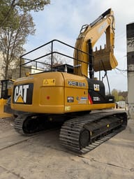 2025 Caterpillar 323D2L Crawler Excavator