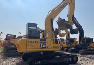 2022 Komatsu PC240-8 Crawler Excavator