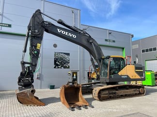 2017 Volvo EC300EL Crawler Excavator