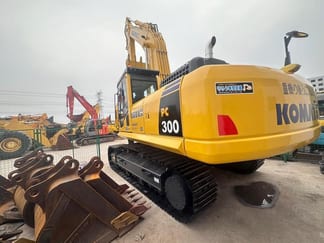2020 Komatsu PC300-8 Crawler Excavator