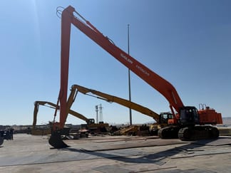 Hitachi ZX670 Crawler Excavator
