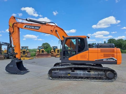 2025 Doosan DX225LC-7 Crawler Excavator