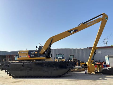 2016 Caterpillar 320C Amphibious Excavator