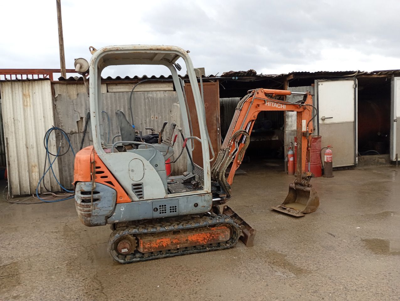 2005 Hitachi FH16.2B Mini Excavator 2005 Hitachi FH16.2B Mini Excavator