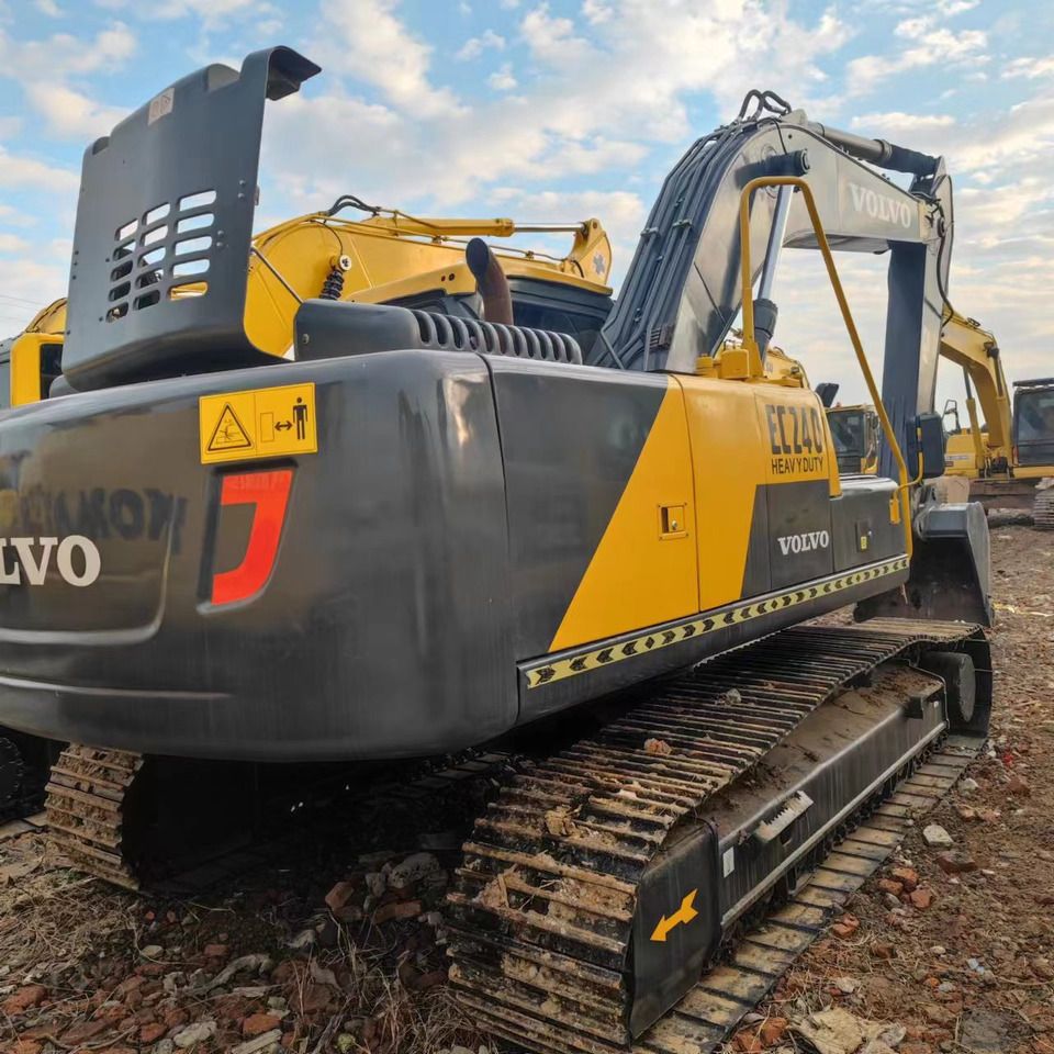 2021 Volvo EC240CL Crawler Excavator