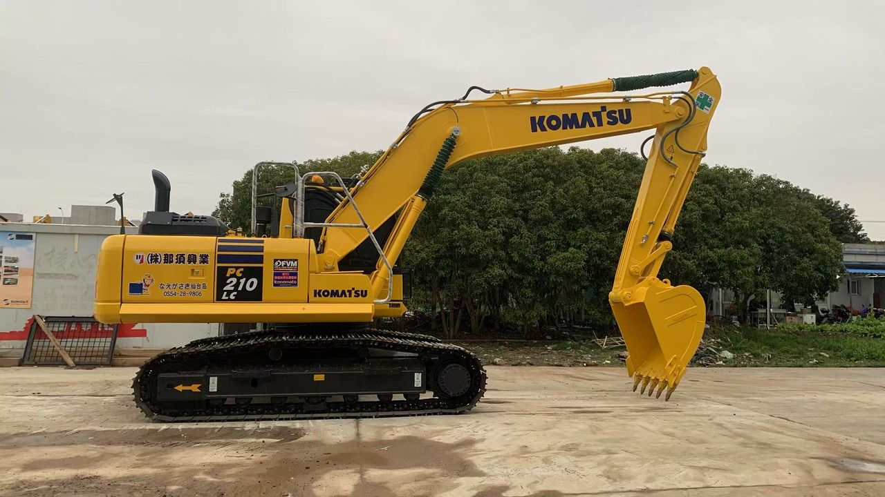 2021 Komatsu PC210LC crawler excavator side view
