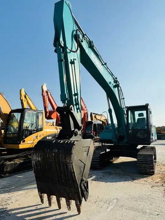 Excavator pe șenile Kobelco Excavator utilizat SK200 Excavator SK200 20 TONE SK210 Excavator pe șenile de dimensiuni medii (2022)