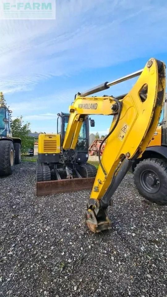 2018 New Holland E60C Rupsgraafmachine