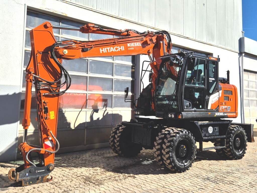 Escavadora de Rodas Hitachi ZX175W-7 2022