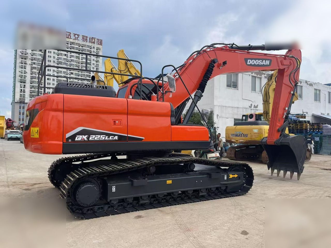 2019 Doosan DX225LC Crawler Excavator
