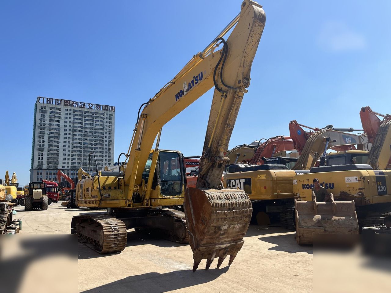 2018 Komatsu PC220-7 Crawler Excavator