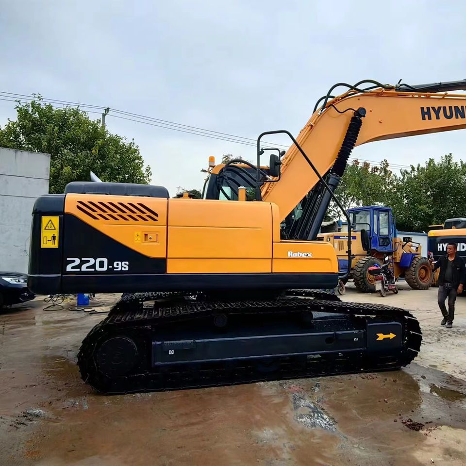 Hyundai 220-9S Crawler Excavator