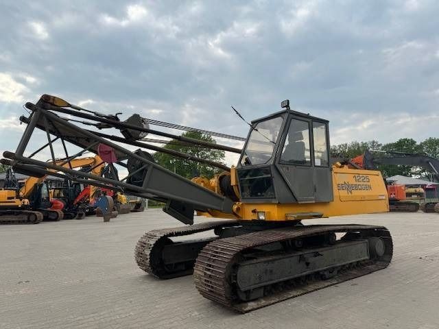 1986 Sennebogen S 1225R crawler excavator, side view 1986 Sennebogen S 1225R crawler excavator, side view