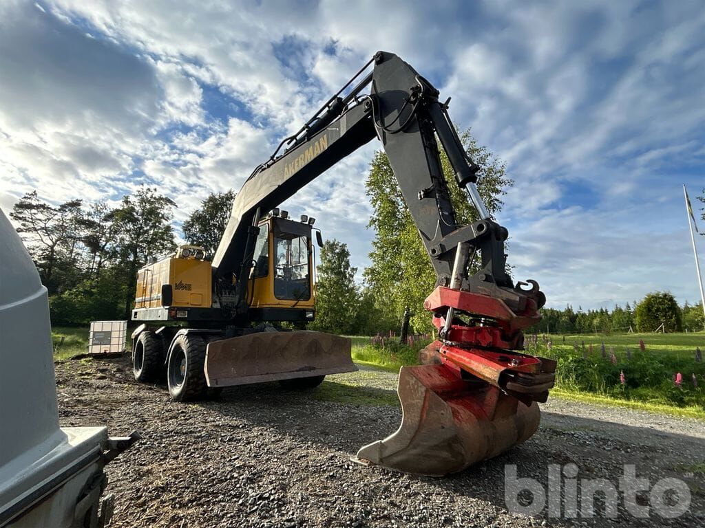 1990 Åkerman H7MC Wheel Excavator